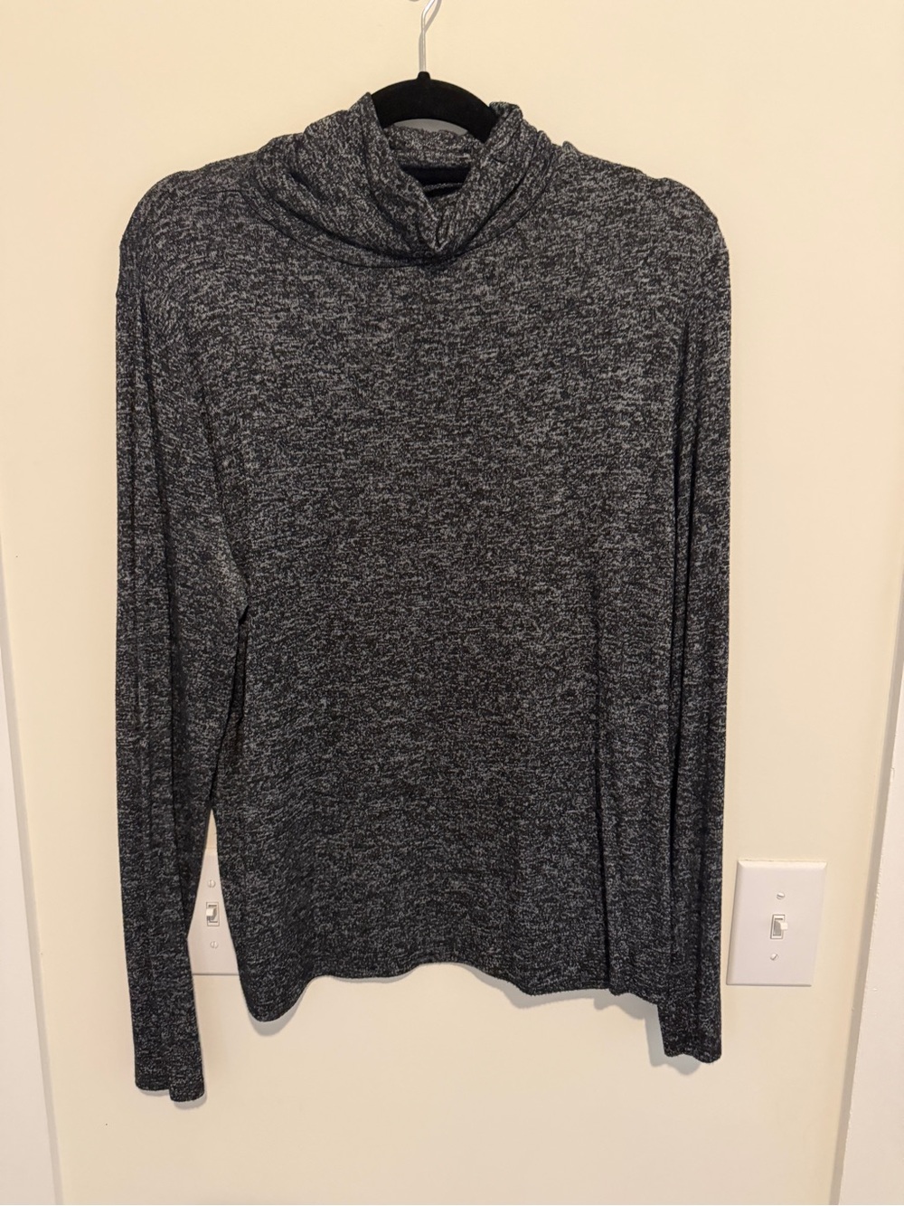 Women’s Heather Gray Long-Sleeve Turtleneck Sweater
